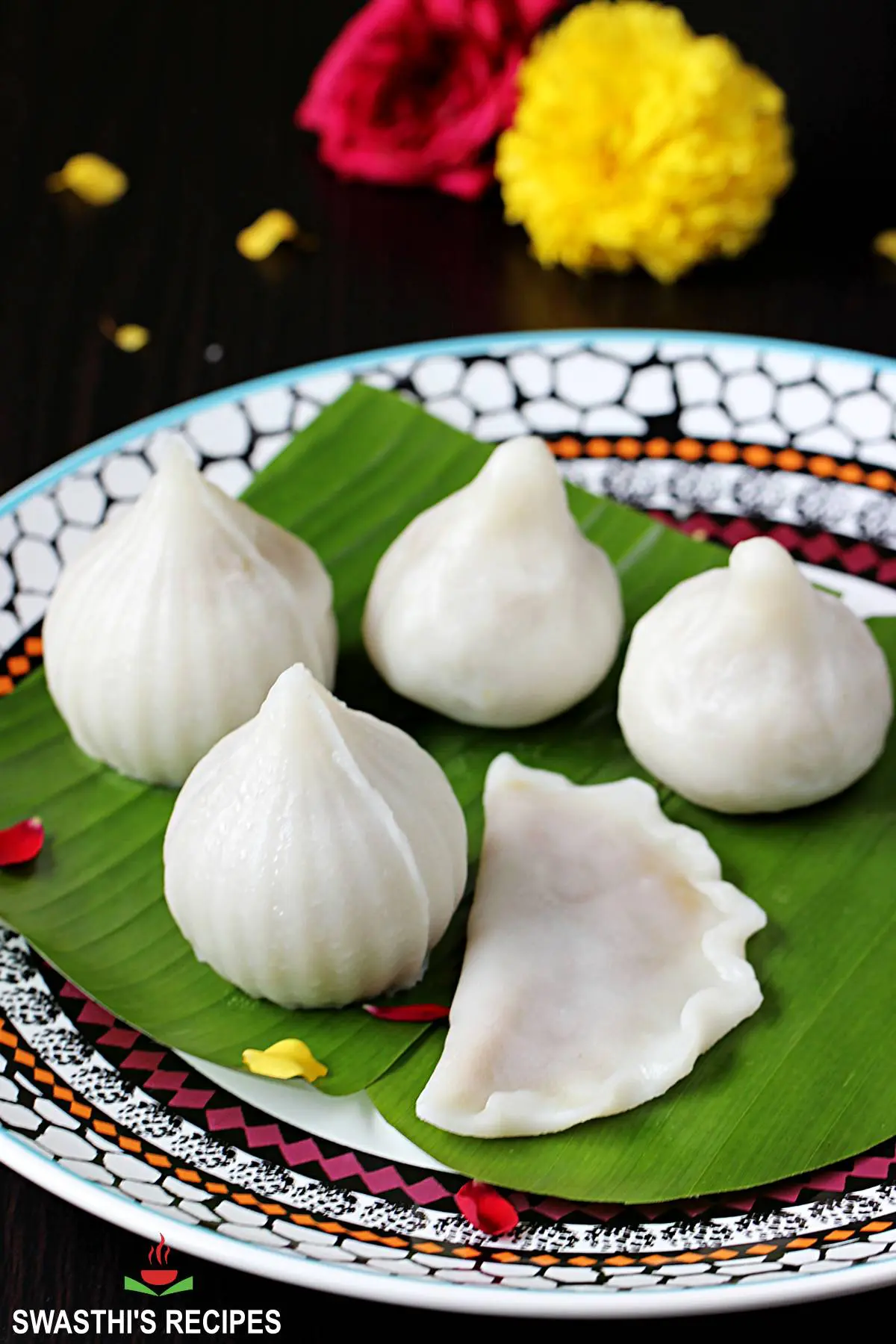 kozhukattai made with sesame stuffing