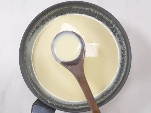 stir the milk powder with milk