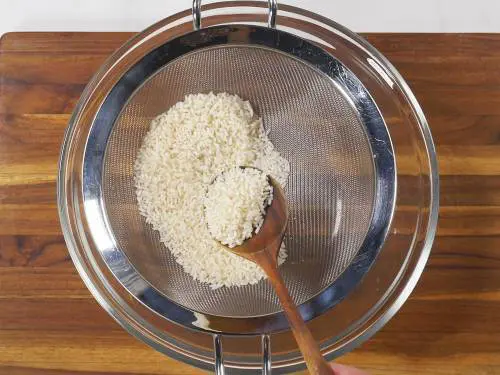dry rice to make phirni