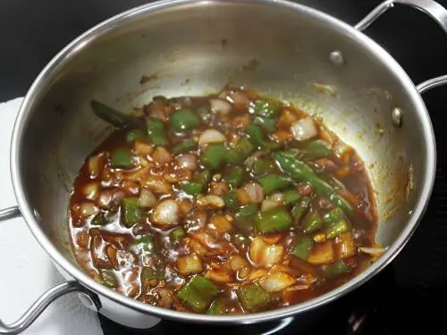 boiling hot sauce in a pan