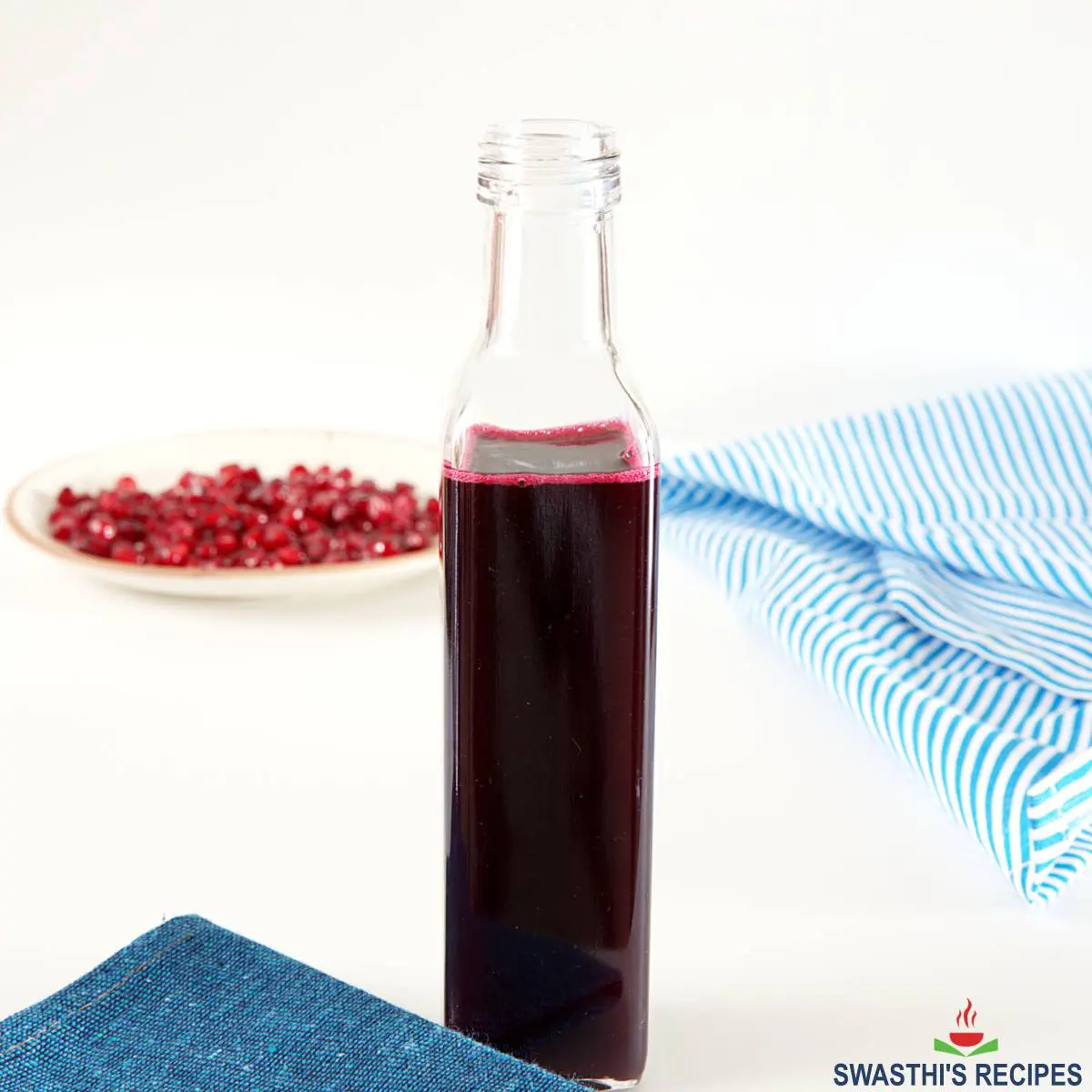 Pomegranate molasses recipe made with fresh juice sugar and lemon juice