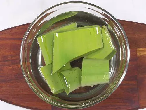 rinse aloe leaf well