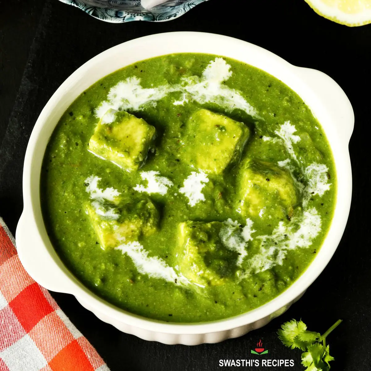 palak paneer made with spinach, paneer and spices