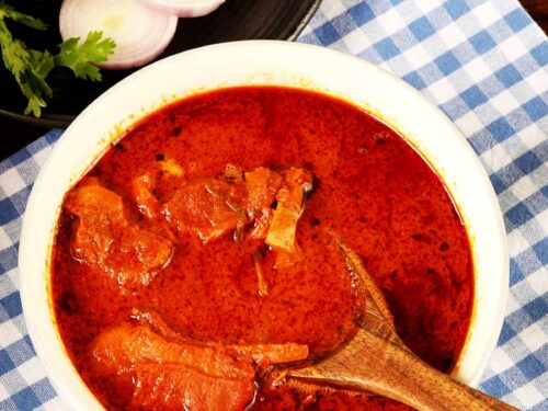 rogan josh made with lamb yogurt and spices