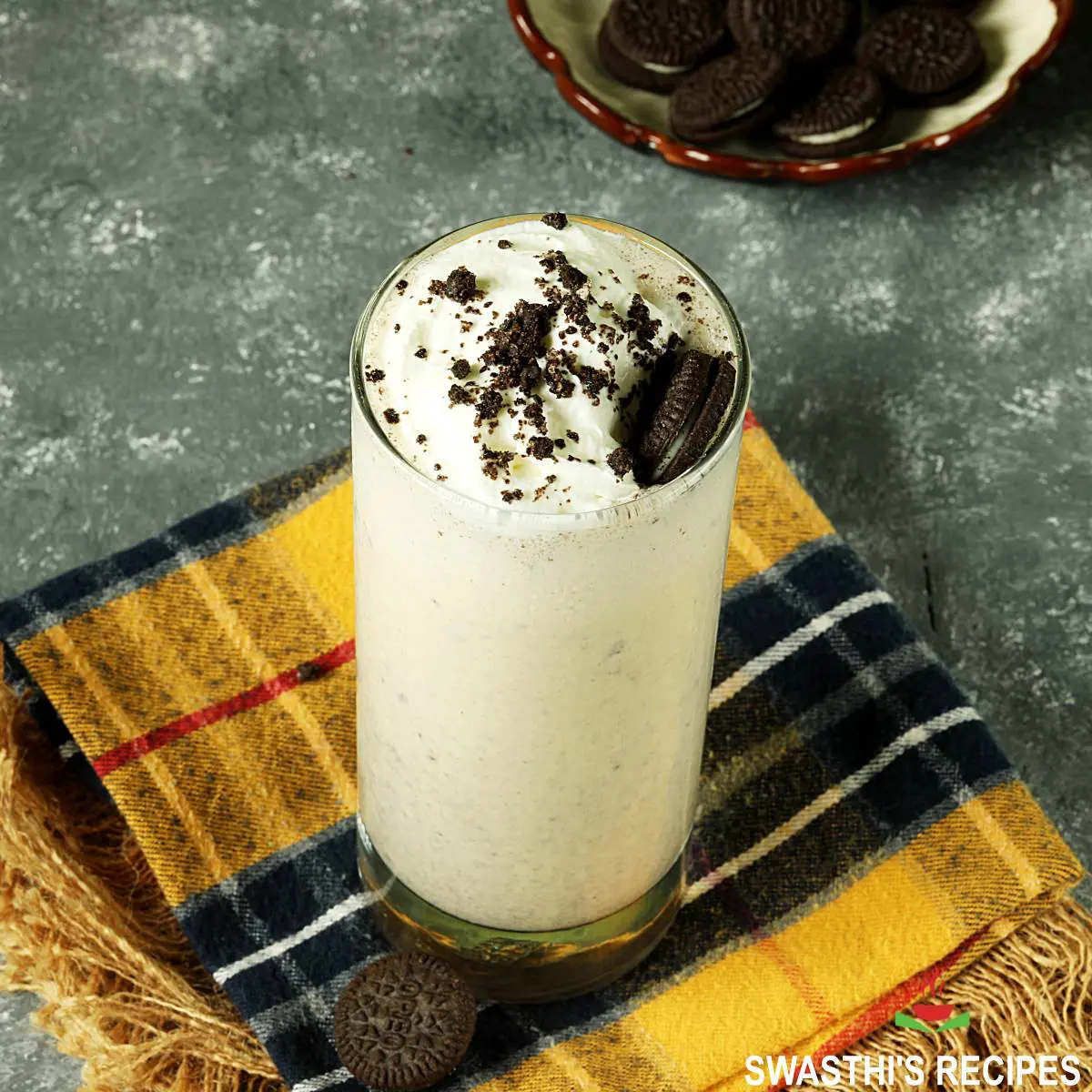 oreo milkshake recipe made with milk ice cream and oreo