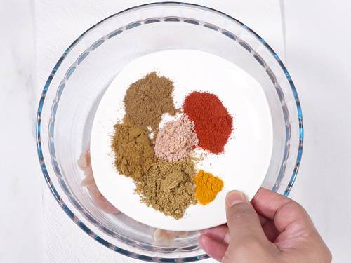 spices to make chicken tikka