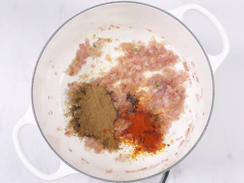 add spices to the tikka masala sauce