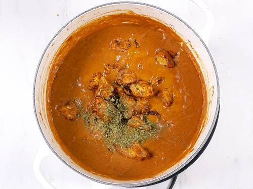 add grilled chicken tikka and kasuri methi to the masala gravy