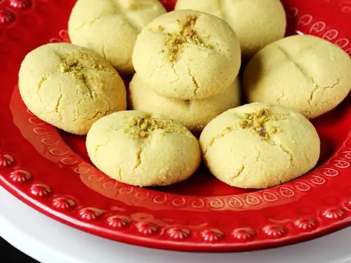 nankhatai are Indian eggless cookies