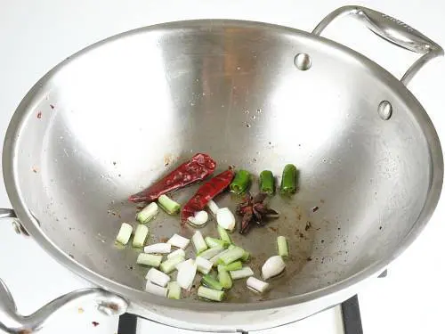 tempering spices for singapore fried rice