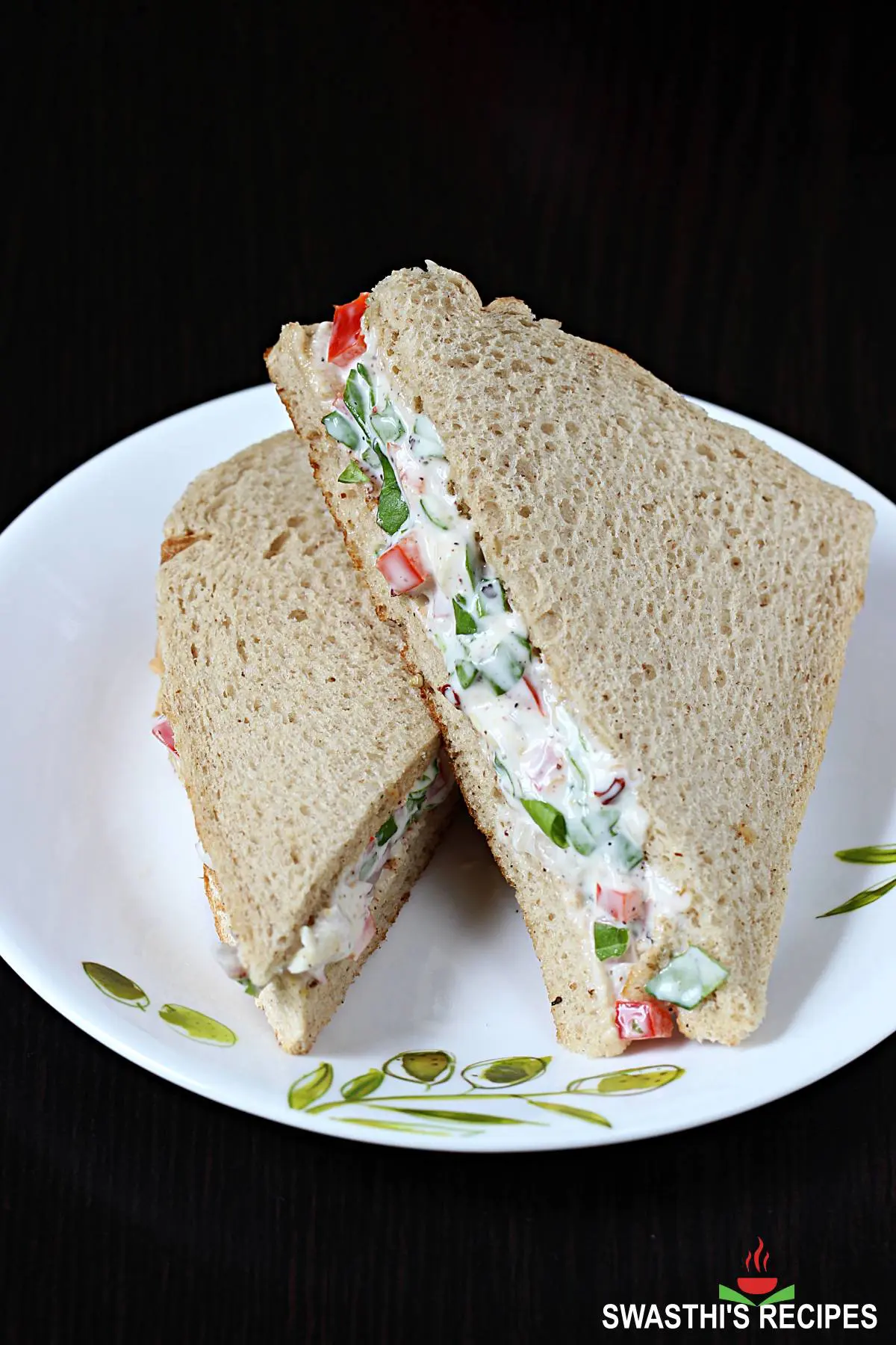 mayo sandwich with vegetables