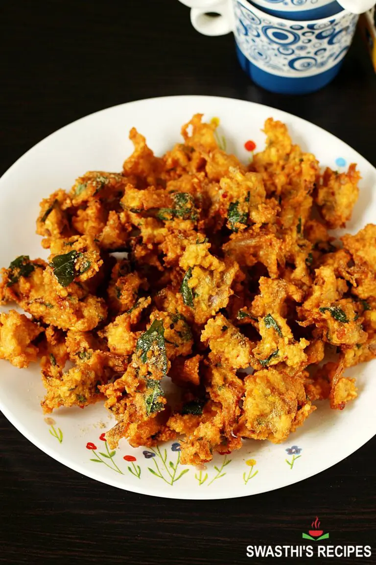 Moong Dal Pakoda (Moong Dal Bhajiya)