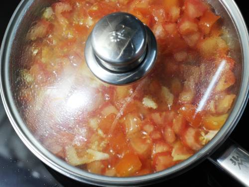 cooking tomatoes for thokku