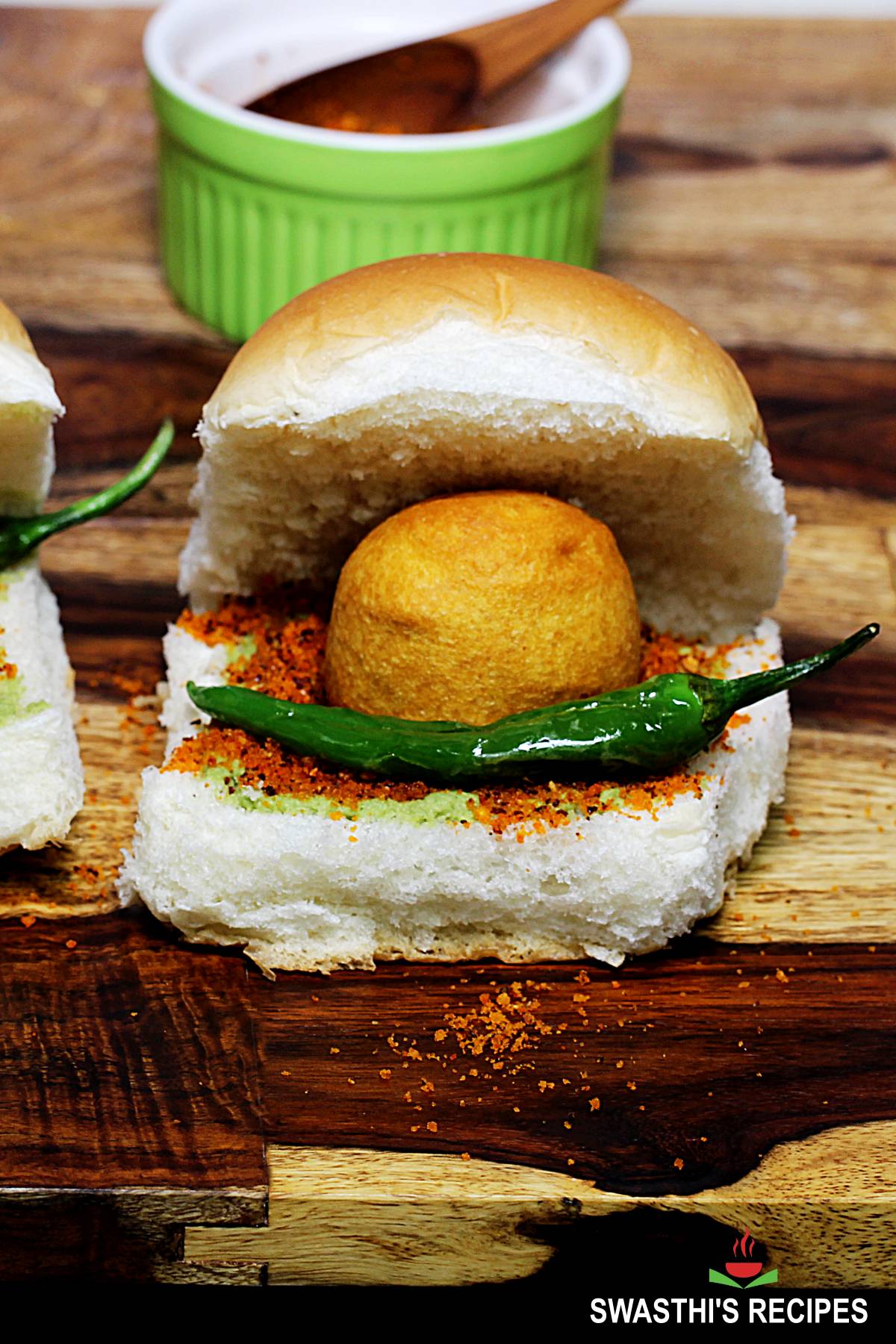 Mumbai-style Vada pav Recipe: How to Make Mumbai-style Vada pav Recipe |  Homemade Mumbai-style Vada pav Recipe