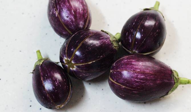 brinjals for bagara baingan