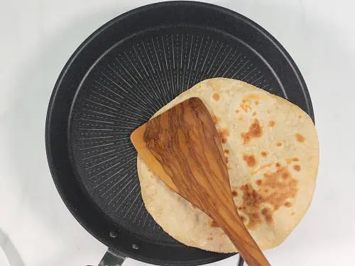 Chapati Recipe (Indian Flatbread) - Swasthi's Recipes