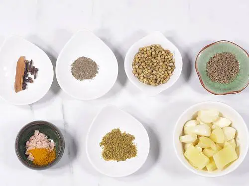 whole spices to make vindaloo paste