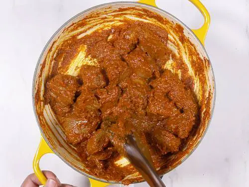 sautéing marinated lamb for vindaloo