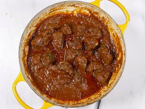 cooked lamb vindaloo, ready to finish