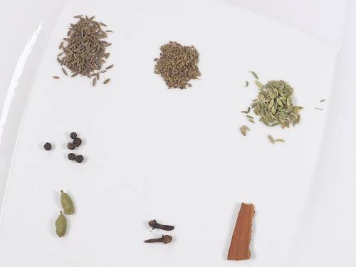 whole spices for turmeric tea