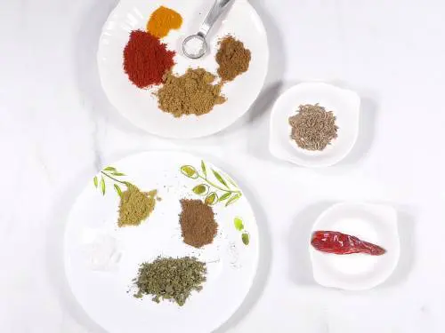 ground and whole spices