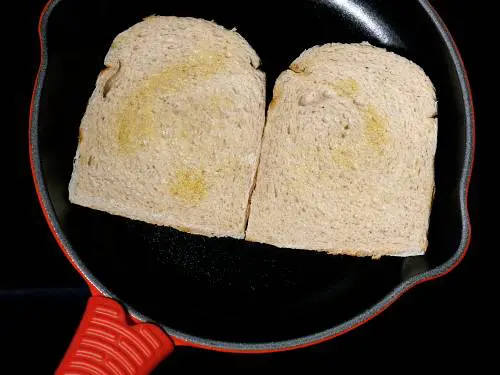 toast bread for yogurt sandwich