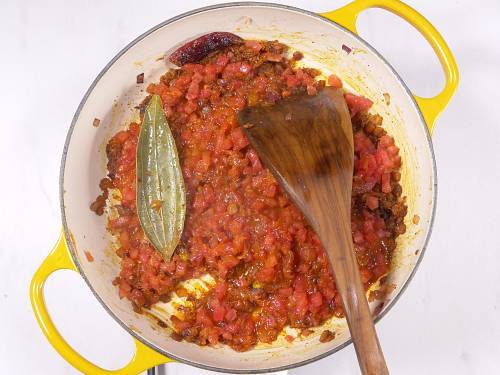 cook tomatoes with spices