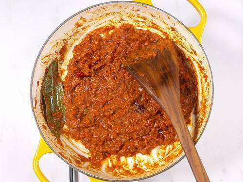 onion tomato curry base to make paneer curry