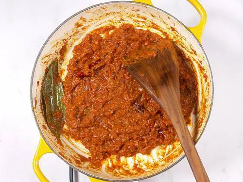 onion tomato curry base to make paneer curry