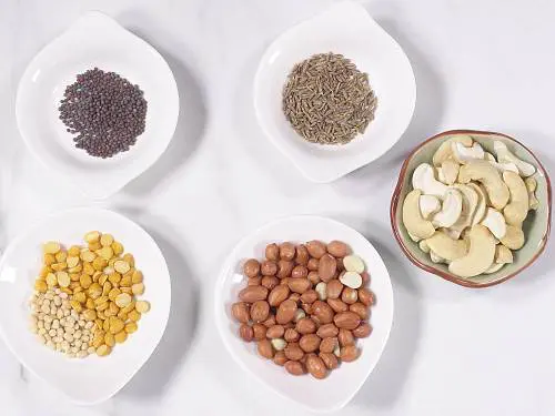 tempering ingredients to make upma recipe