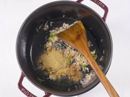 mixing spices