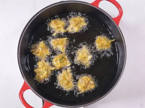 frying pakora