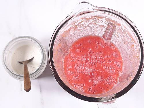 pureed tomatoes with cashews