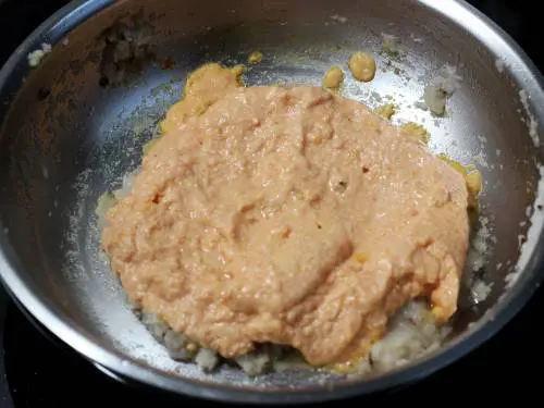 add tomato cashew puree