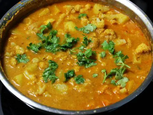 aloo gobi masala in a pan