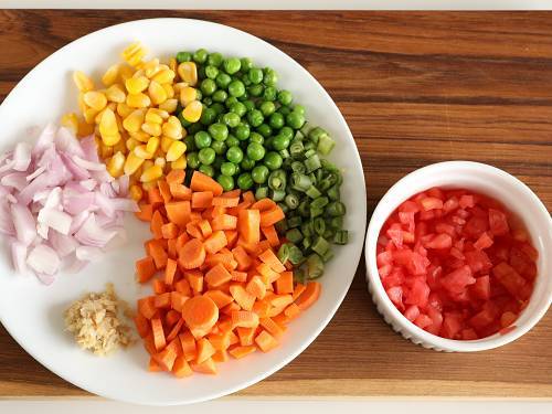 vegetables in a plate to make masala oats