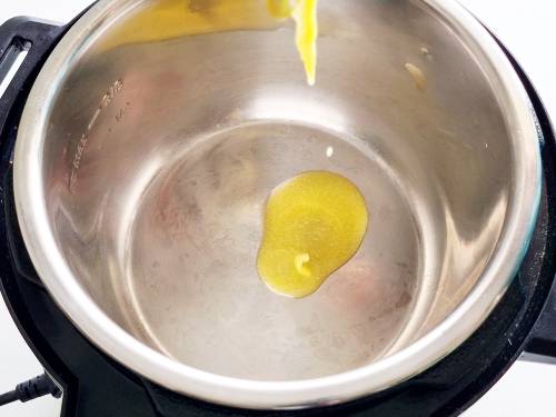 heat ghee or oil for quinoa upma