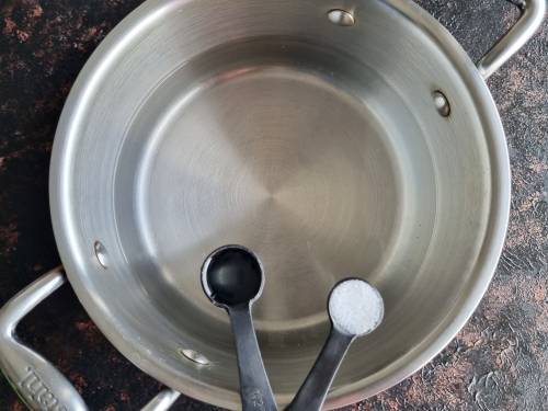 salt and oil in water