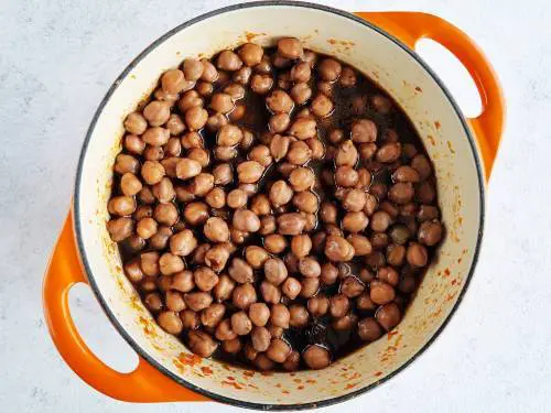 add dark chole to pan