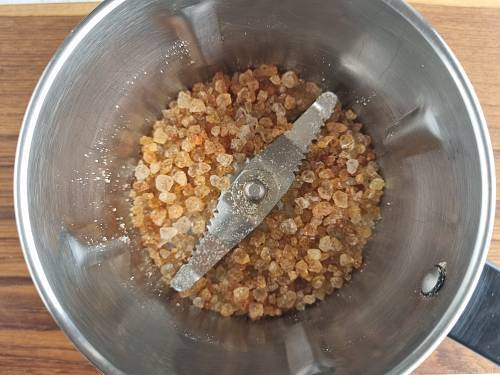 gond in a grinder jar