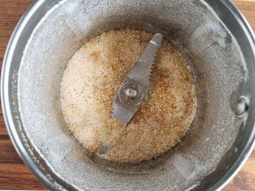 powdered gond for pinni