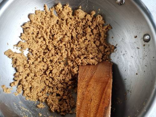 color of atta is dark