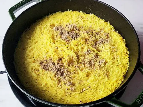 steamed yellow rice for rice bowl