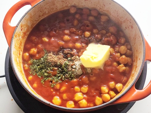 kasuri methi and butter in the chickpeas