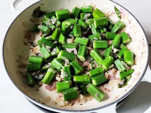 saute okra 