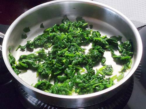 saute spinach in butter