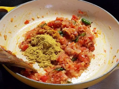 addition of curry powder
