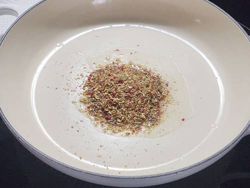 tempering spices in oil