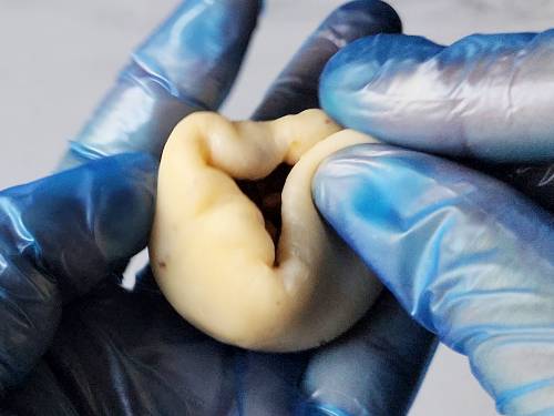 seal the edges of kachori