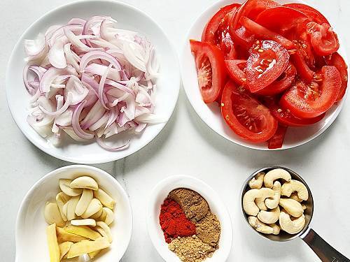 Ingredients to make butter paneer